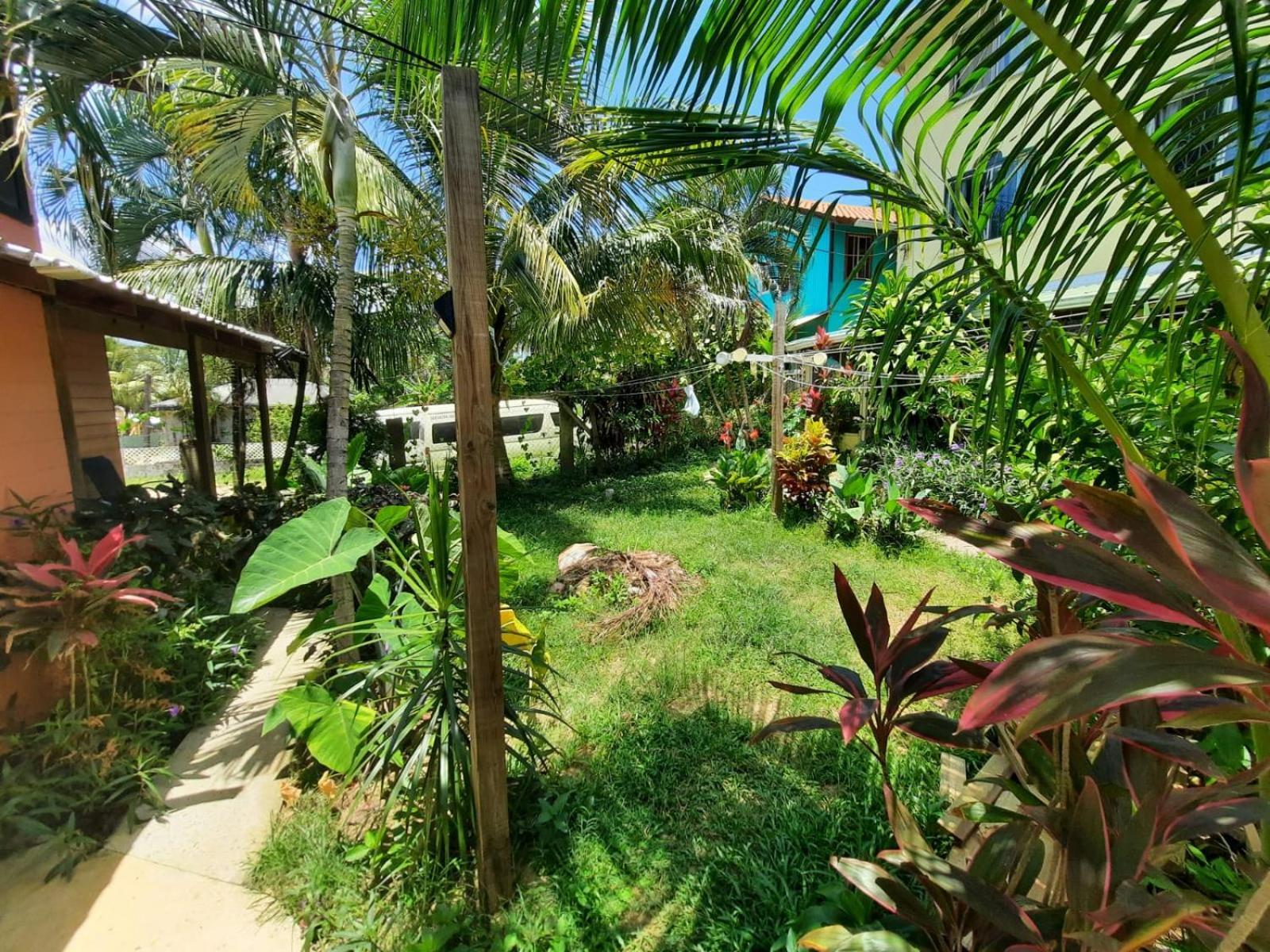 Roatan Backpackers' Hostel Sandy Bay Esterno foto