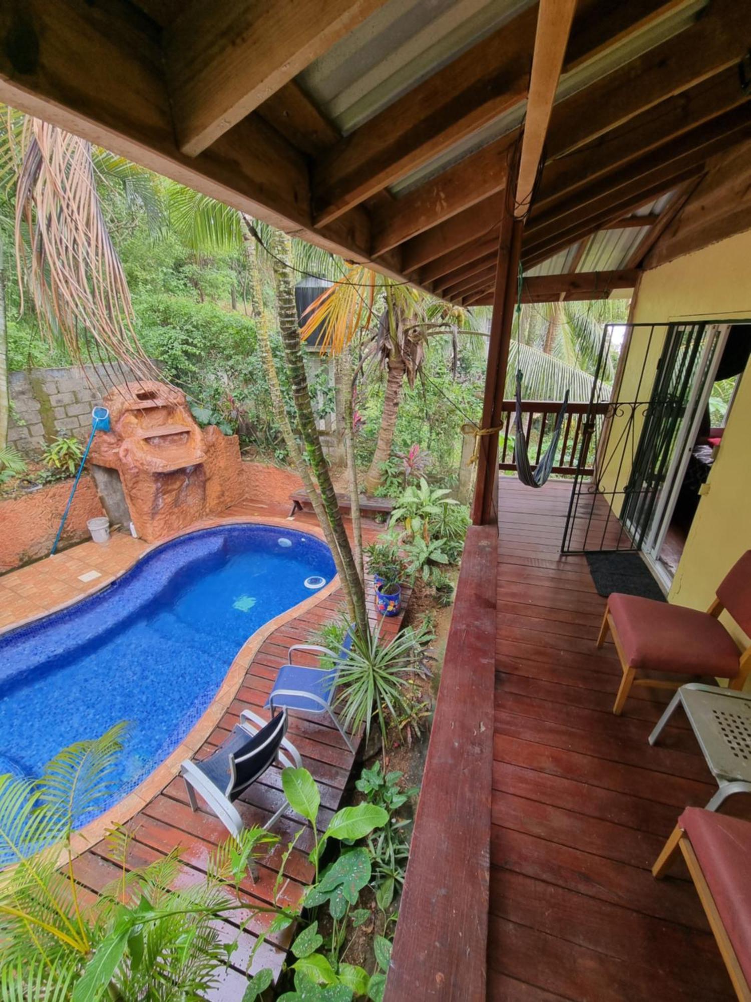 Roatan Backpackers' Hostel Sandy Bay Esterno foto