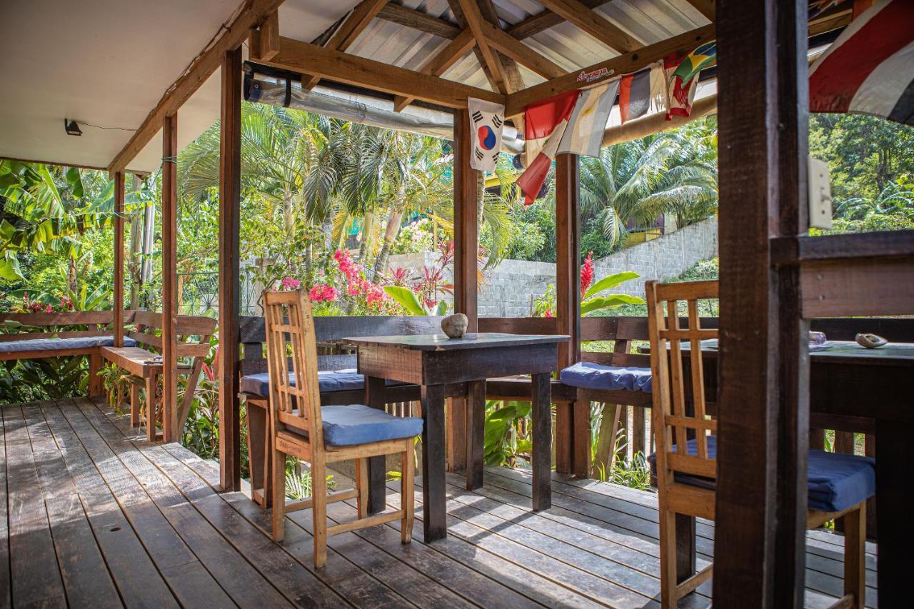Roatan Backpackers' Hostel Sandy Bay Esterno foto